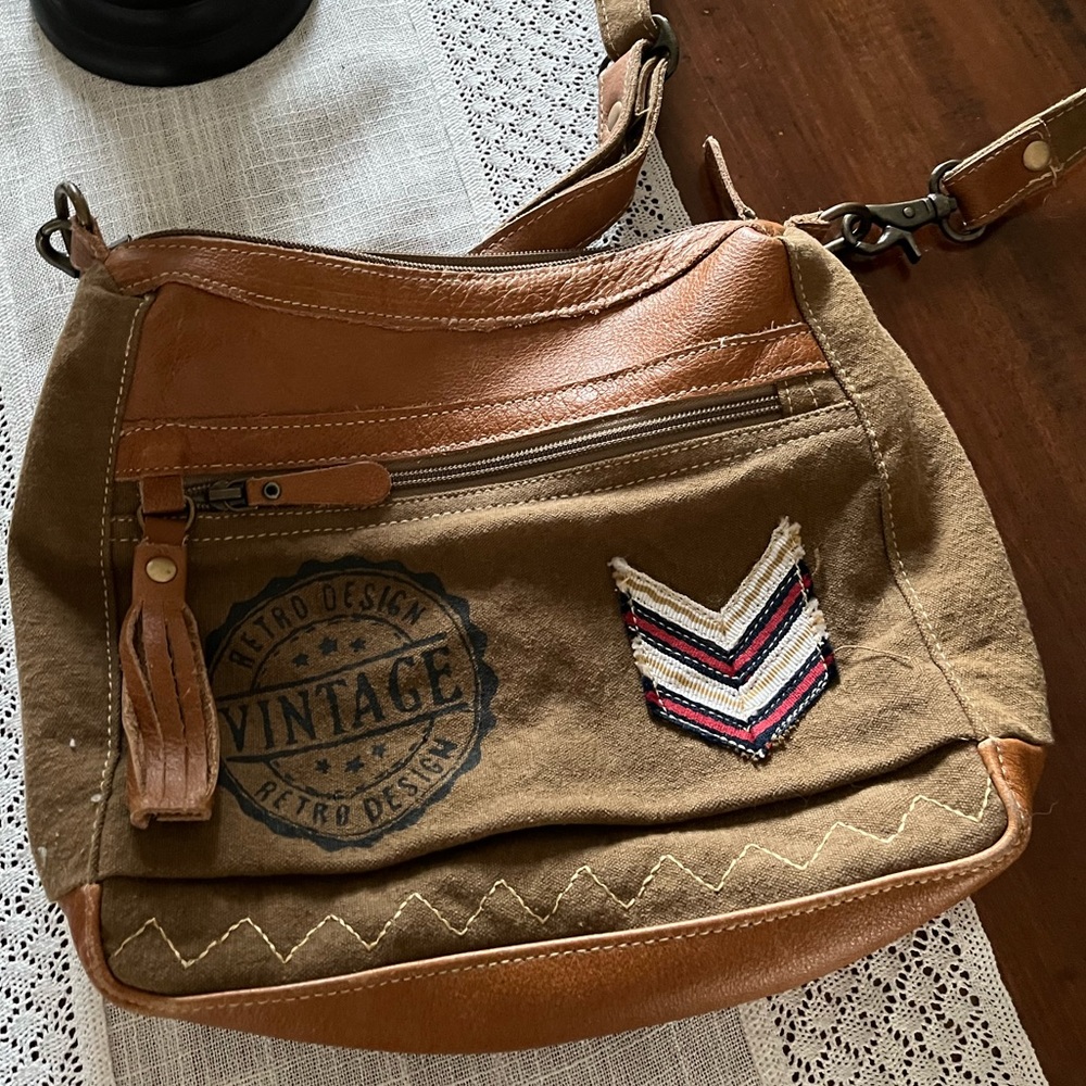 Myra purse